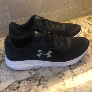under armour surge sneaker